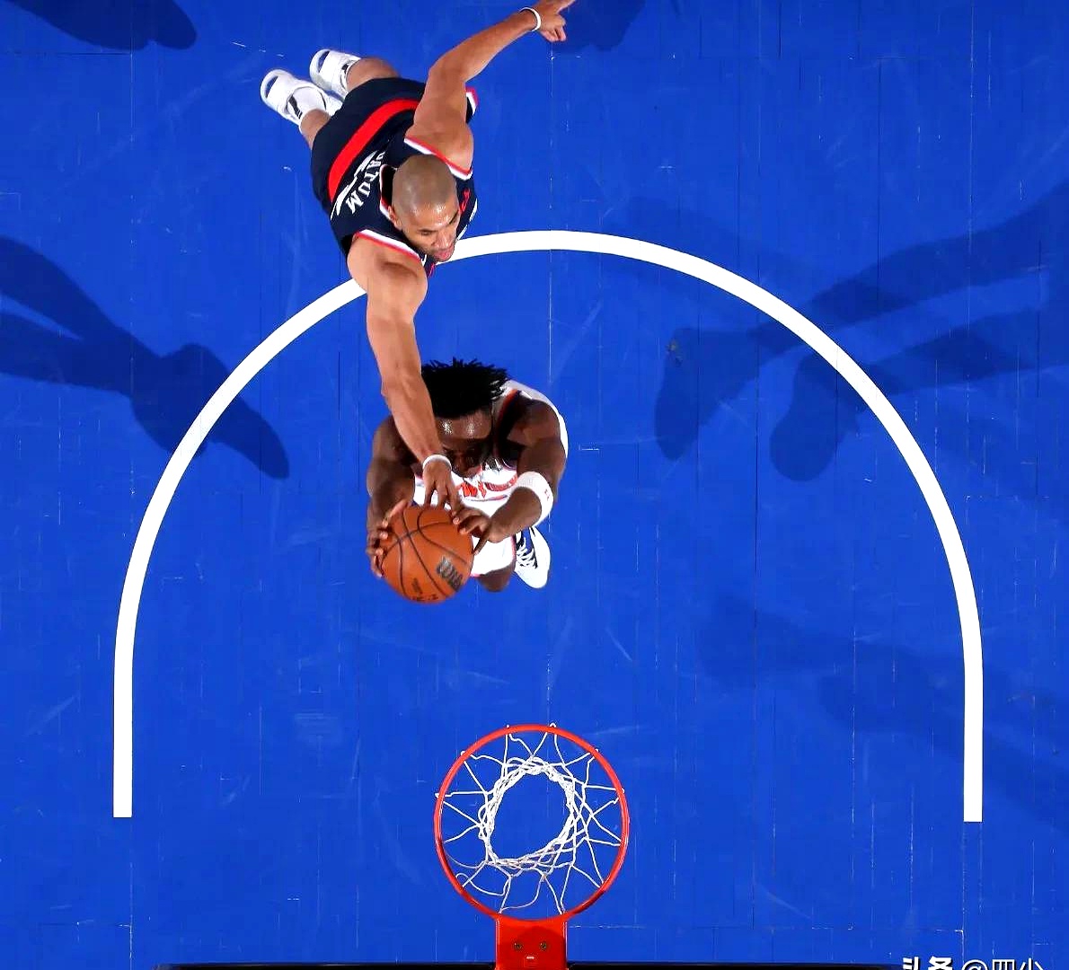 骑士鏖战快船,塔图姆高光表现 骑士鏖战快船,塔图姆高光表现