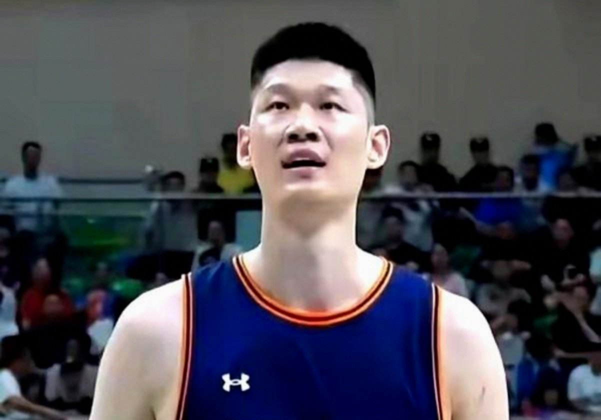 福建队力克深圳队，胡金秋统治全场