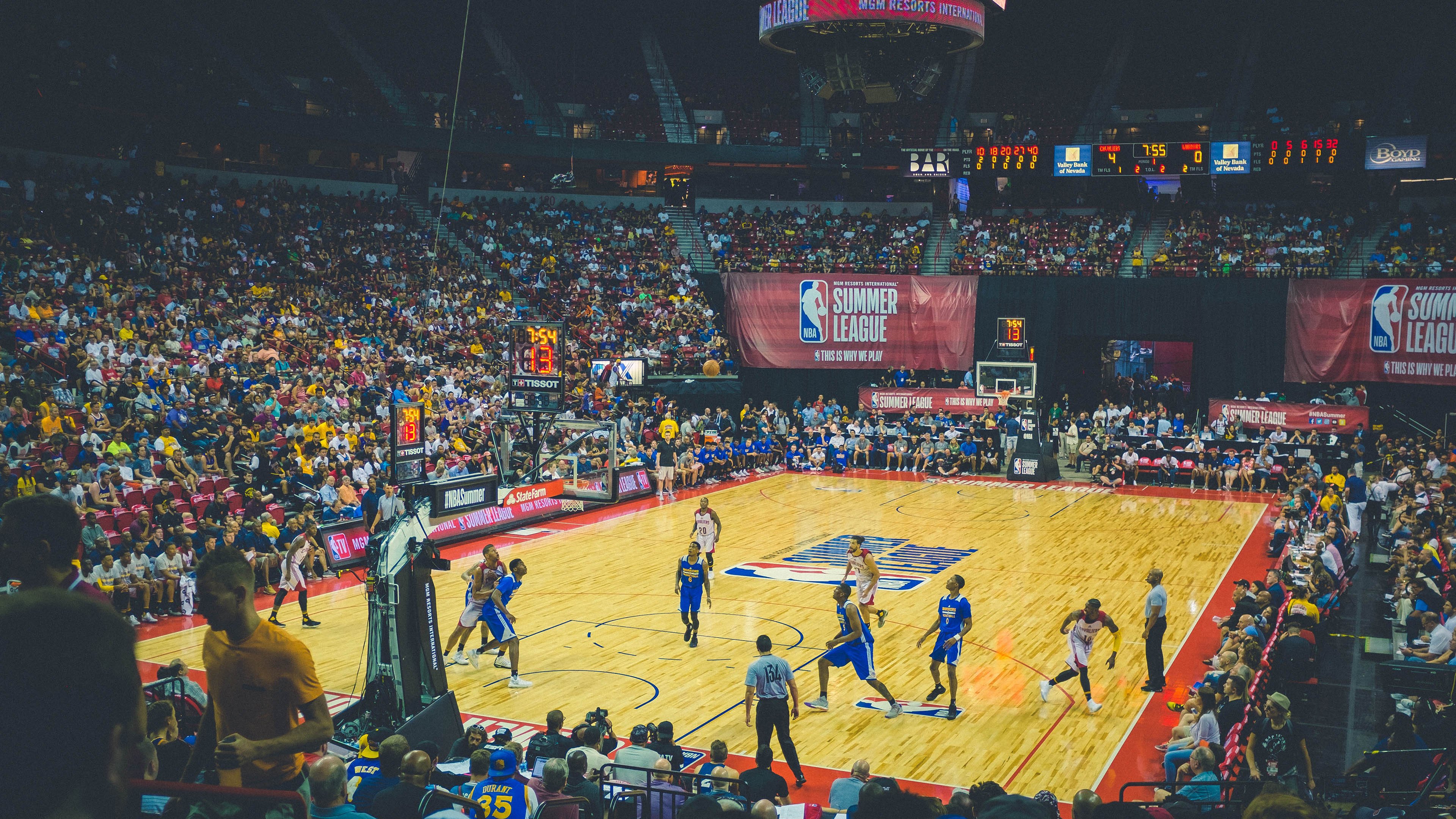 杰伦·格林末节狂飙导演逆转，上海队提前终结悬念掘金成功