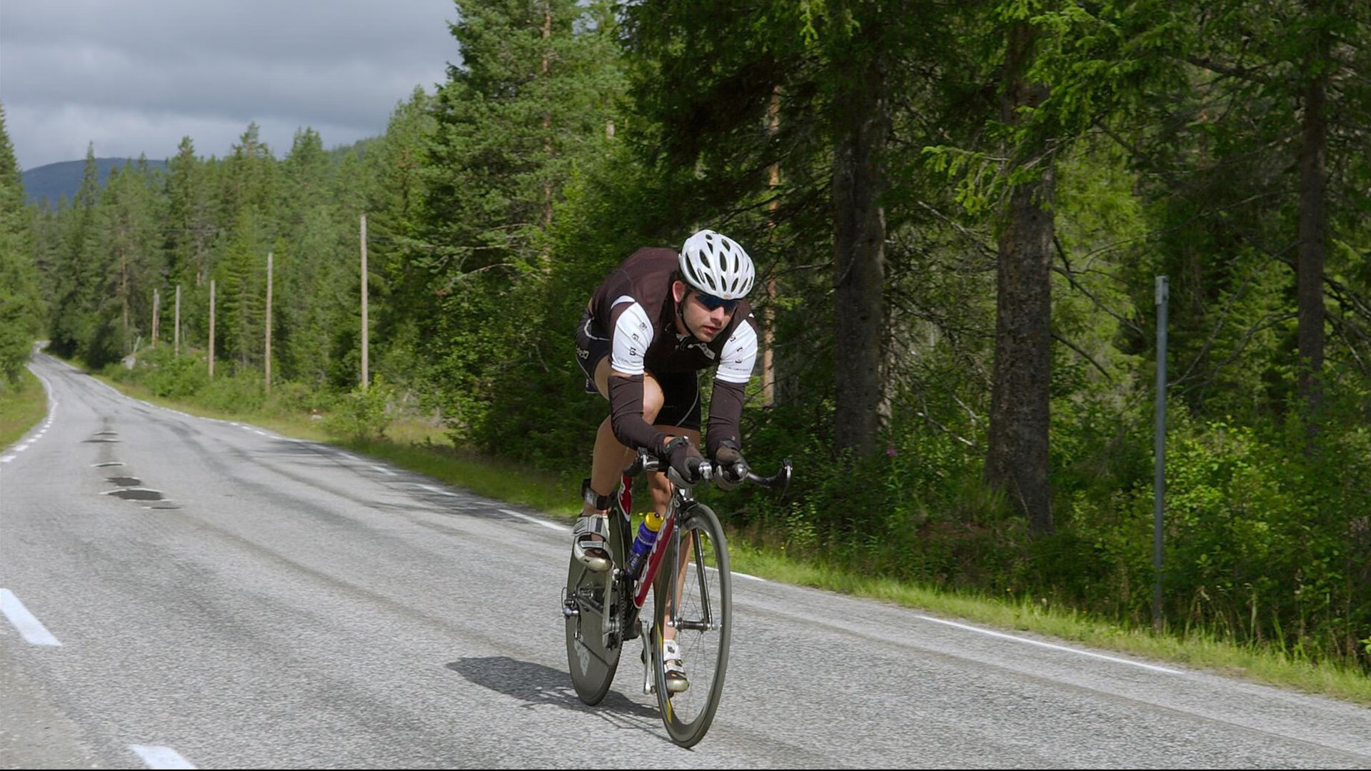 瑞士军刀出鞘，格列兹曼火焰难融坚冰—欧洲杯经典对决启示录